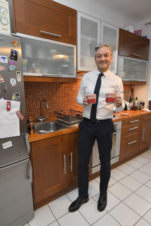 Kandydat na prezydenta Robert Biedroń ujawnia nam swój majątek