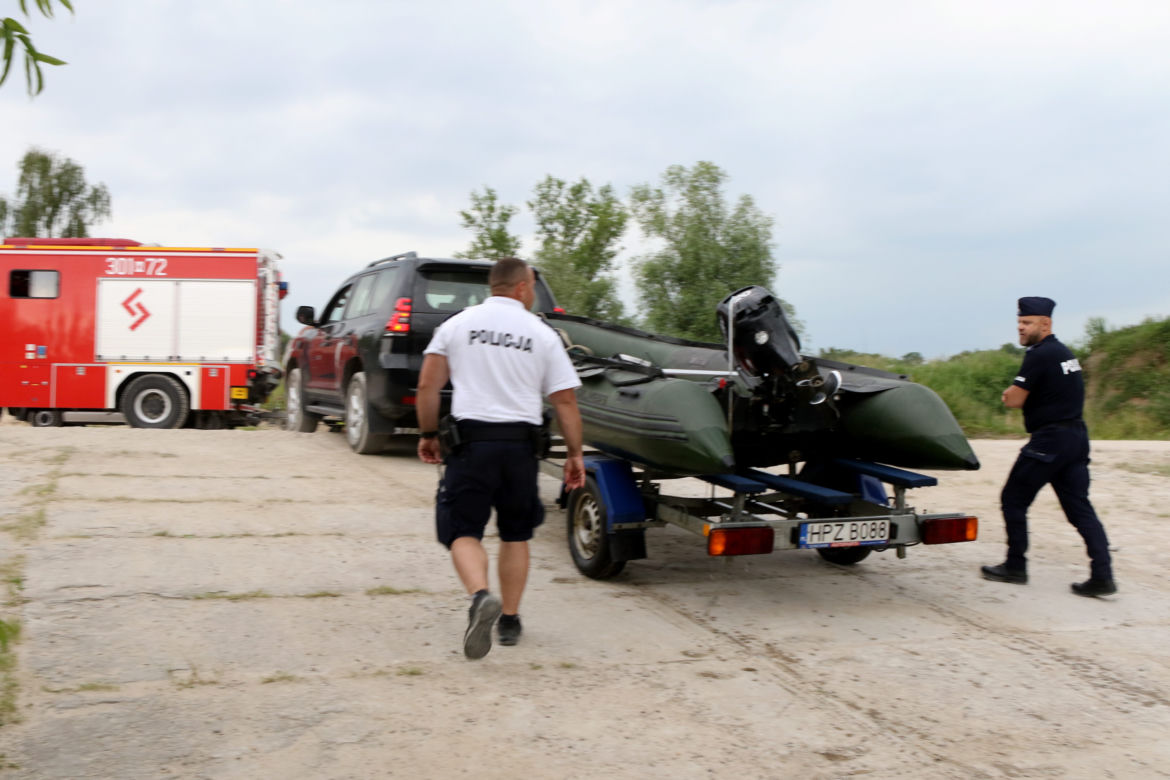 Na plaży w Górze Kalwarii stanął znak zakazu pływania. "Szkoda, że po tragedii"