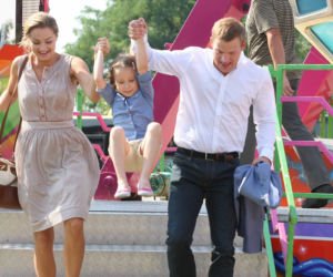 PRZYJACIÓŁKI, odc. 4. Inga (Małgorzata Socha), Hania (Pola Figurska), Rafał (Michał Rolnicki)