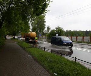 Ulice Warszawy popłynęły po ulewie