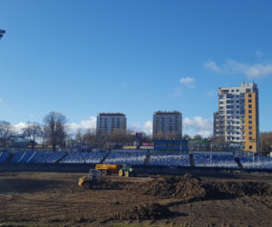 Praca wre na rzeszowskiej „Stali”. Kiedy stadion będzie gotowy? [FOTO, WIDEO]