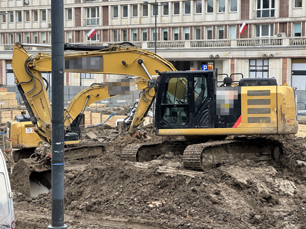 Pilna akcja na pl. Powstańców Warszawy! Niewybuch pod siedzibą telewizji!