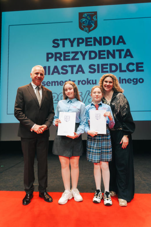 Najzdolniejsi uczniowie odebrali stypendia Prezydenta Miasta Siedlce