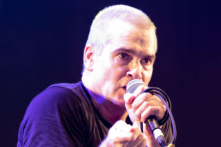 Henry Rollins sprowadził Davida Bowiego na ziemię?  Za kulisami jesteś tylko mleczarzem