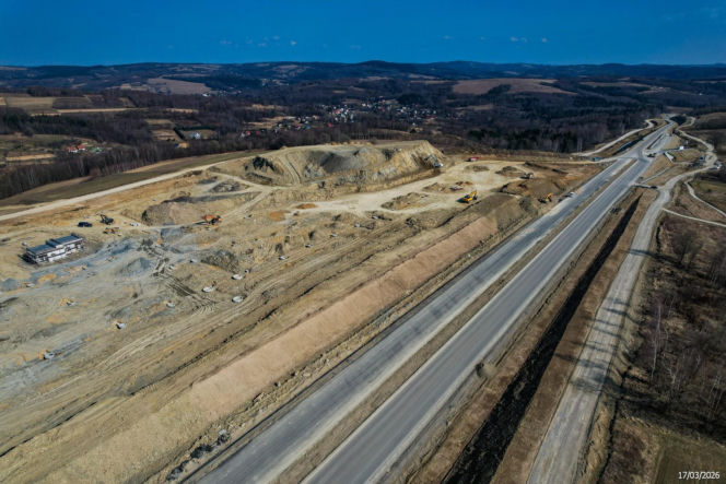 Najwyższa estakada w Polsce powstaje na S19 Babica Jawornik. Na plac budowy prowadzą serpentyny
