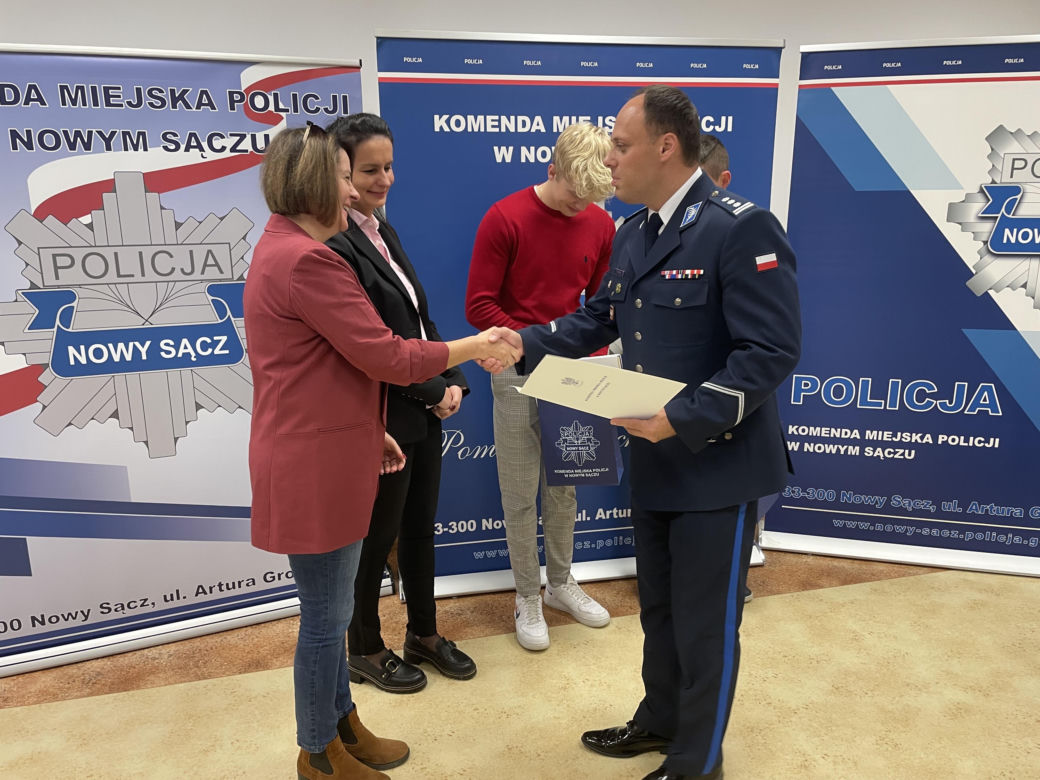 Komendant Policji w Nowym Saczu podziękował uczniom ZS nr 1 