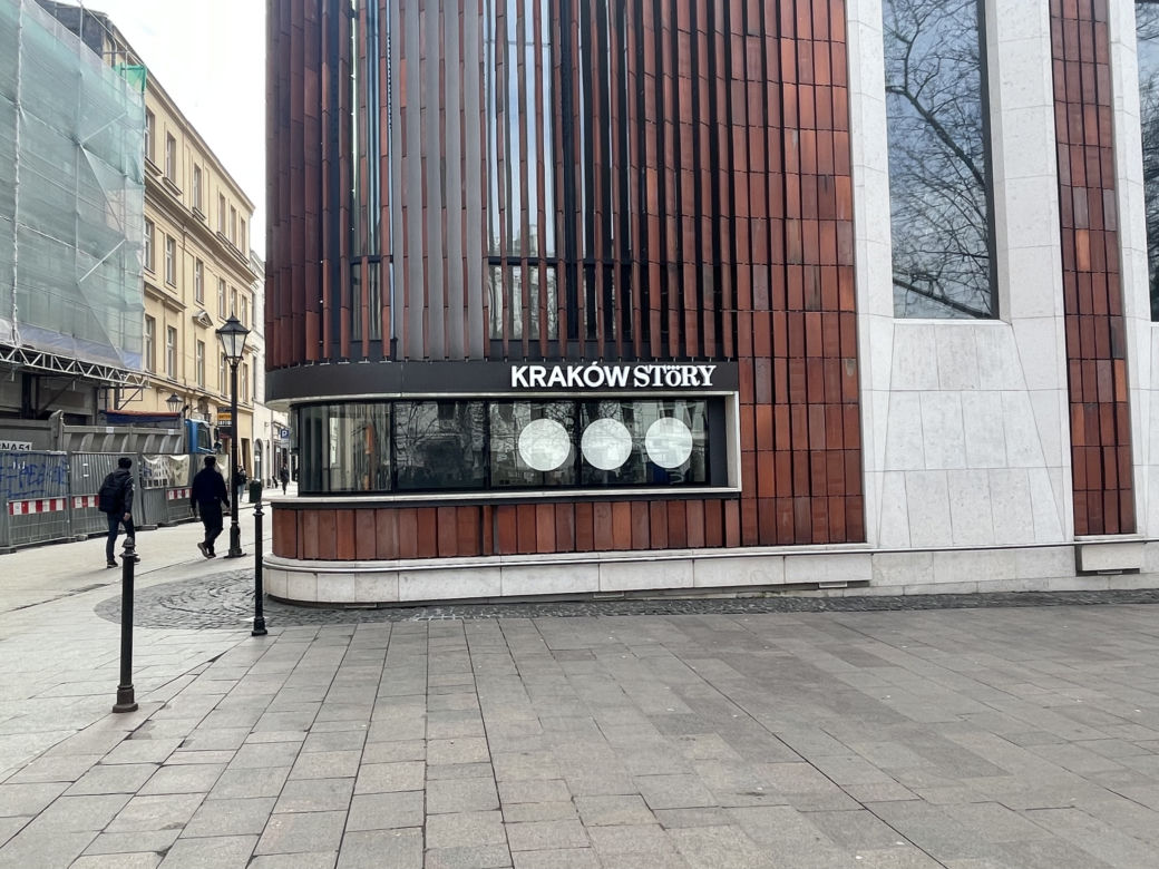 Absurdalne ceny w sklepie miejskim Kraków Story? Sprawdziliśmy, jak jest naprawdę