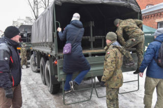 Mróz i żadnej taryfy ulgowej. Tak wyglądało szkolenie cywilów w Toruniu! [ZDJĘCIA]