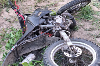 Potworne zderzenie motocyklistów. Ratownicy godzinę walczyli o życie 18-latka