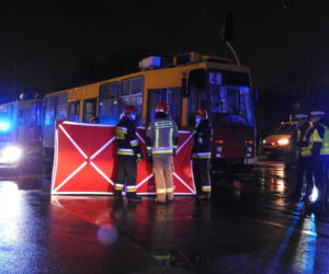 Śmiertelny wypadek na Rembielińskiej. Kobieta zginęła pod kołami tramwaju