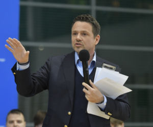 Trzaskowski ma powody do niepokoju! Chcą go odwołać. Tysiące warszawiaków już podpisały wniosek