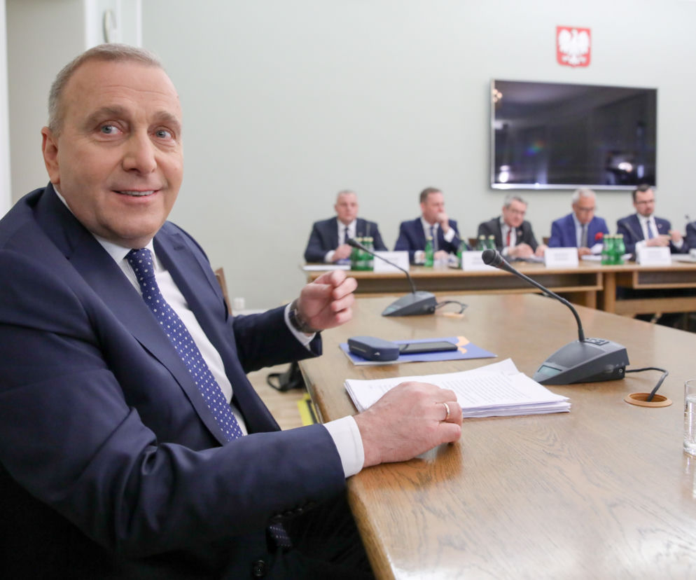 Schetyna przed komisją VAT