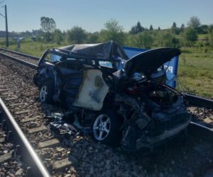 Tragiczny wypadek na przejeździe kolejowym