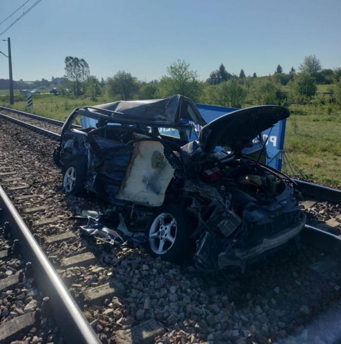 Tragiczny wypadek na przejeździe kolejowym