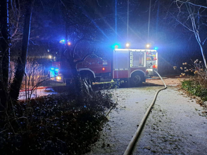 Pożar budynku w miejscowości Bartoszówka w powiecie grodziskim