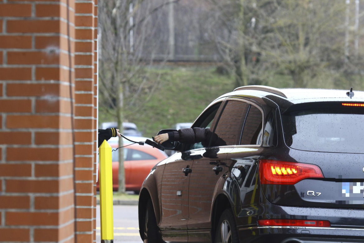 Marta Kaczyńska kupiła synowi obiad w fast foodzie