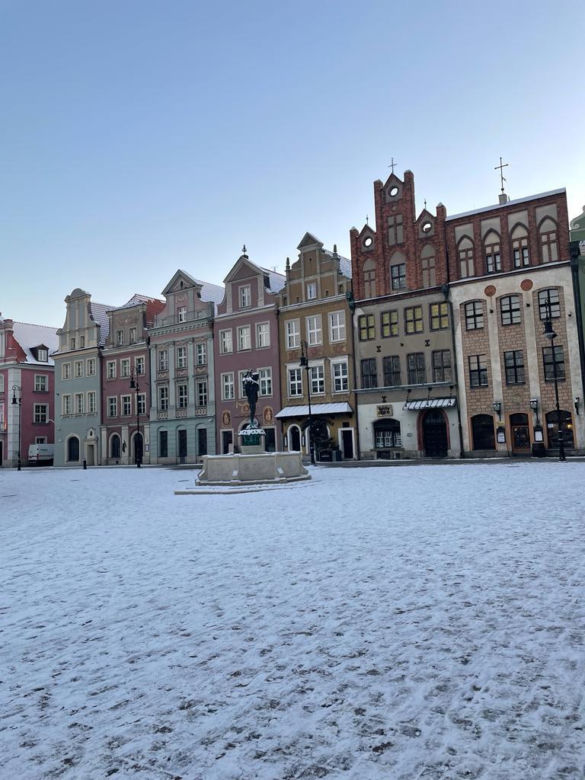 Centrum Poznania w śniegu