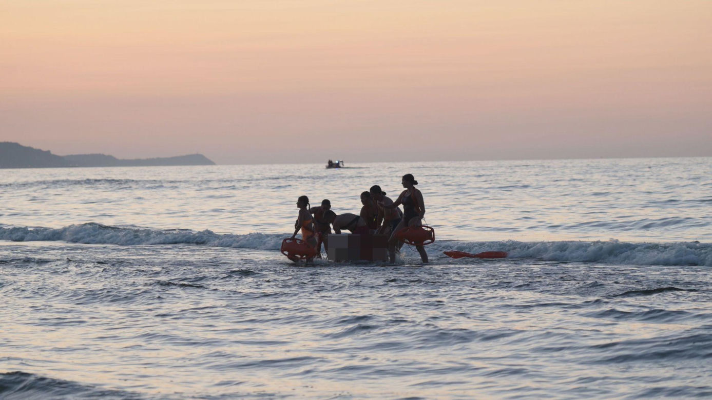 Dramatyczna akcja ratunkowa na plaży w Świnoujściu