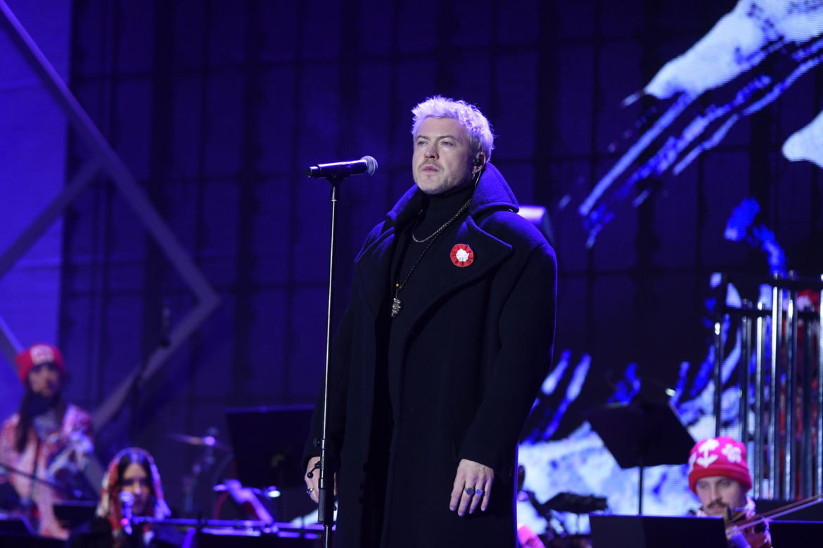 Steczkowska w czerwieni i Margaret w futrze. Tak gwiazdy wystroiły się na koncert 11 listopada [GALERIA]