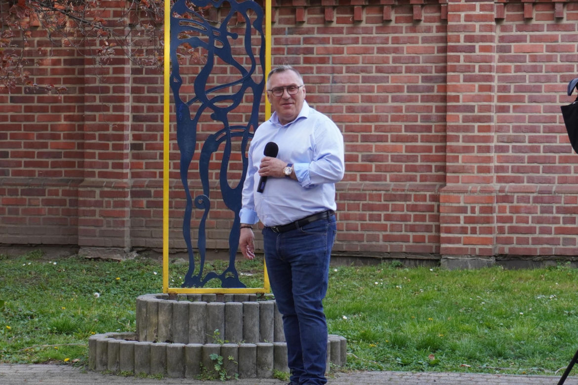 Henryk Łabędź spotkał się z mieszkańcami Tarnowa na skwerze Alicji i Jana Preiss