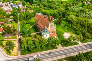 To miasteczko wygląda jak z pocztówki. Znajduje się na samym krańcu Świętokrzyskiego