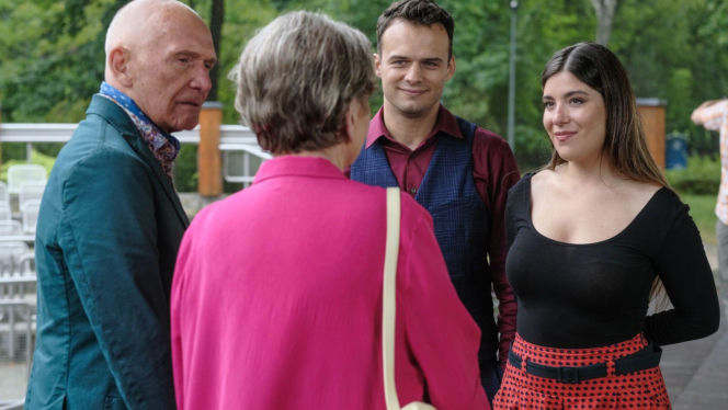 Barwy szczęścia odc. 3290. Tolek Koszyk (Marek Siudym), Basia (Sławomira Łozińska), Agata (Natalia Zambrzycka), Ignacy (Olaf Staszkiewicz)