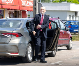 Poseł PiS przejechał 10 km po karmę dla kota