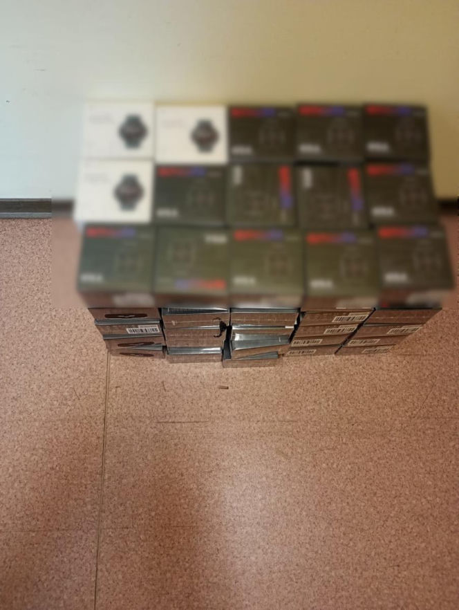 Ukradli ponad 2 tysiące zegarków pod Wrocławiem. "Zatrzymano obywateli Afryki"