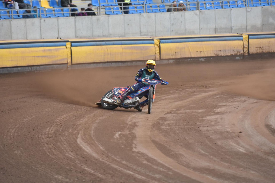 PRES Grupa Deweloperska Toruń - Stelmet Falubaz Zielona Góra, zdjęcia kibiców i zawodników ze sparingu na Motoarenie