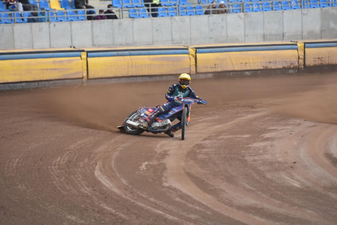 PRES Grupa Deweloperska Toruń - Stelmet Falubaz Zielona Góra, zdjęcia kibiców i zawodników ze sparingu na Motoarenie