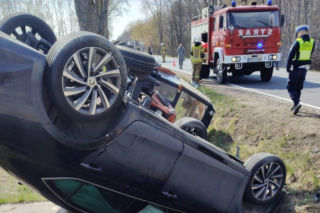 3 promile, sądowe zakazy, cofnięte uprawnienia. A kierowca ciągnika i tak ruszył w drogę!