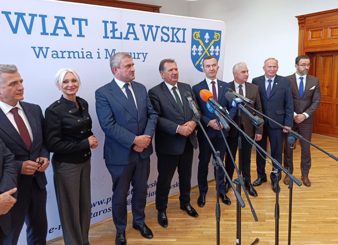 Podpisanie umów na przebudowy skrzyżowań na DK 15 w Sampławie i DK 16 w Lubajnach, Starych Jabłonkach i Zawadach Małych