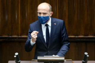 PO przegrywa z Hołownią, ale żyjąc w 2007 r. trudno nie przegrywać w roku 2021 - pisze Tomasz Walczak