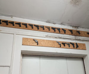 Grójec: Kryminalni znaleźli nielegalny arsenał. Szokujące odkrycie policjantów