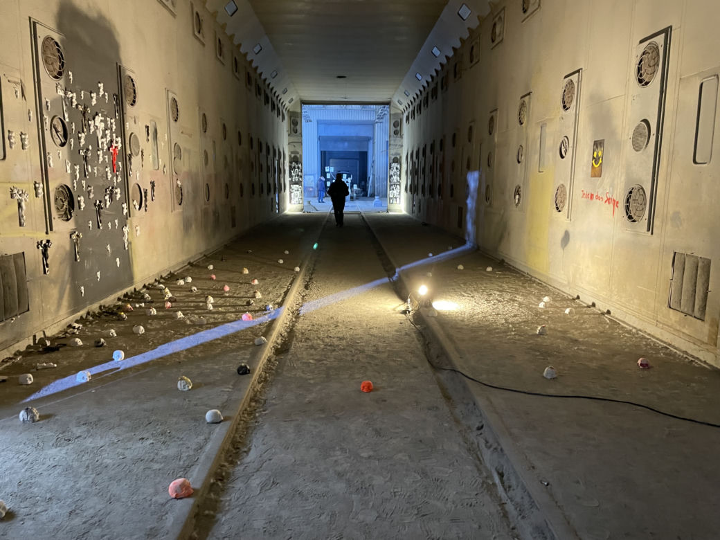Happening artystyczny w dawnej lakierni Newagu