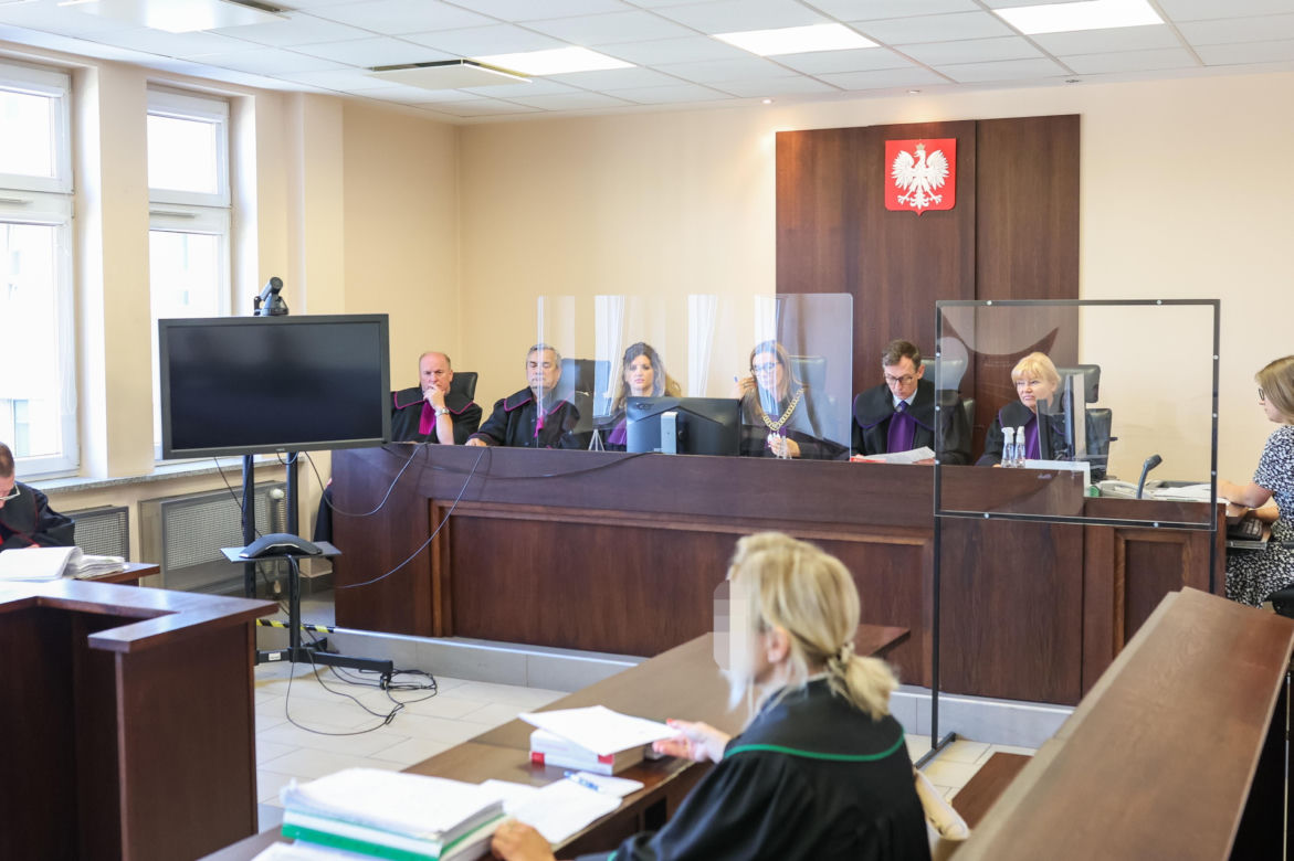 Szokujące wyznania 15-latka. Rzucił się z nożem na rodziców, bo "chciał kogoś zabić" 