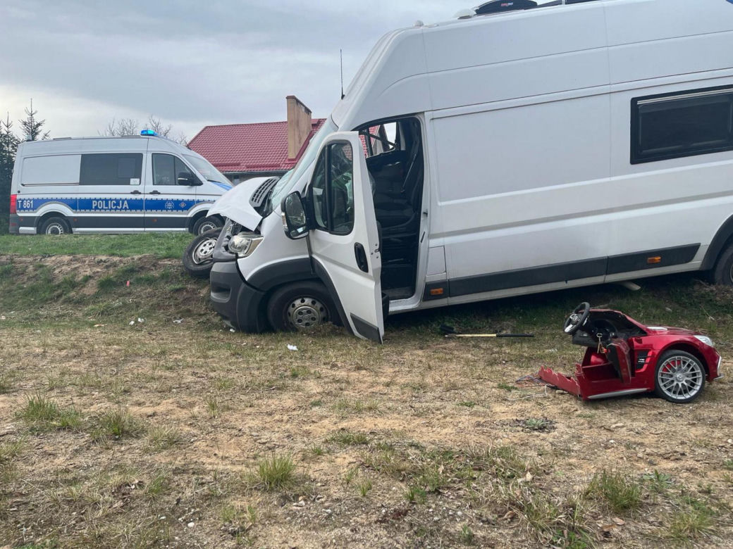 Wypadek w Małdytach. Potrącił rodzinę z dzieckiem