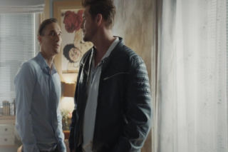 M jak miłość, odcinek 1900. Marcin (Mikołaj Roznerski), Olek (Maurycy Popiel)