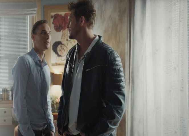 M jak miłość, odcinek 1900. Marcin (Mikołaj Roznerski), Olek (Maurycy Popiel)