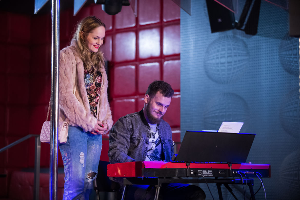 Na Wspólnej, odcinek 2713. Sandra (Michalina Robakiewicz), Miłosz (Maciej Piasny)