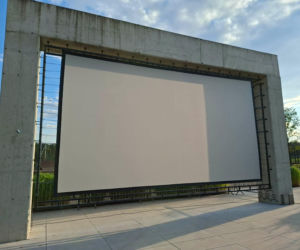 To jedyne takie kino plenerowe w Świętokrzyskiem. W Porcie Lubianka na leżakach i na kajakach