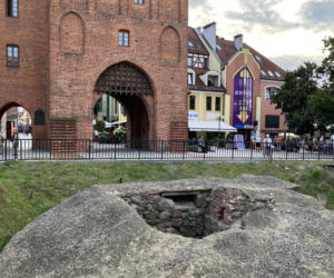 Dziura przed Wysoką Bramą w Olsztynie