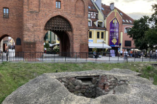 Dziura przed Wysoką Bramą w Olsztynie