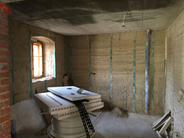 Beton konopny jako izolacja ścian wewnątrz