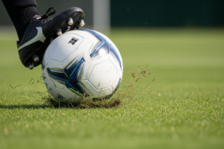 Ekstraklasa piłkarska. Lech zdemolował Legię, ale sensacja rozegrała się gdzie indziej
