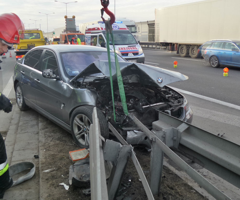 BMW na barierkach S8
