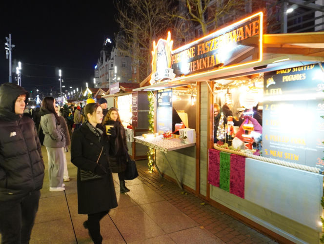 Jarmark bożonarodzeniowy w Katowicach 2025: Menu i cennik przysmaków