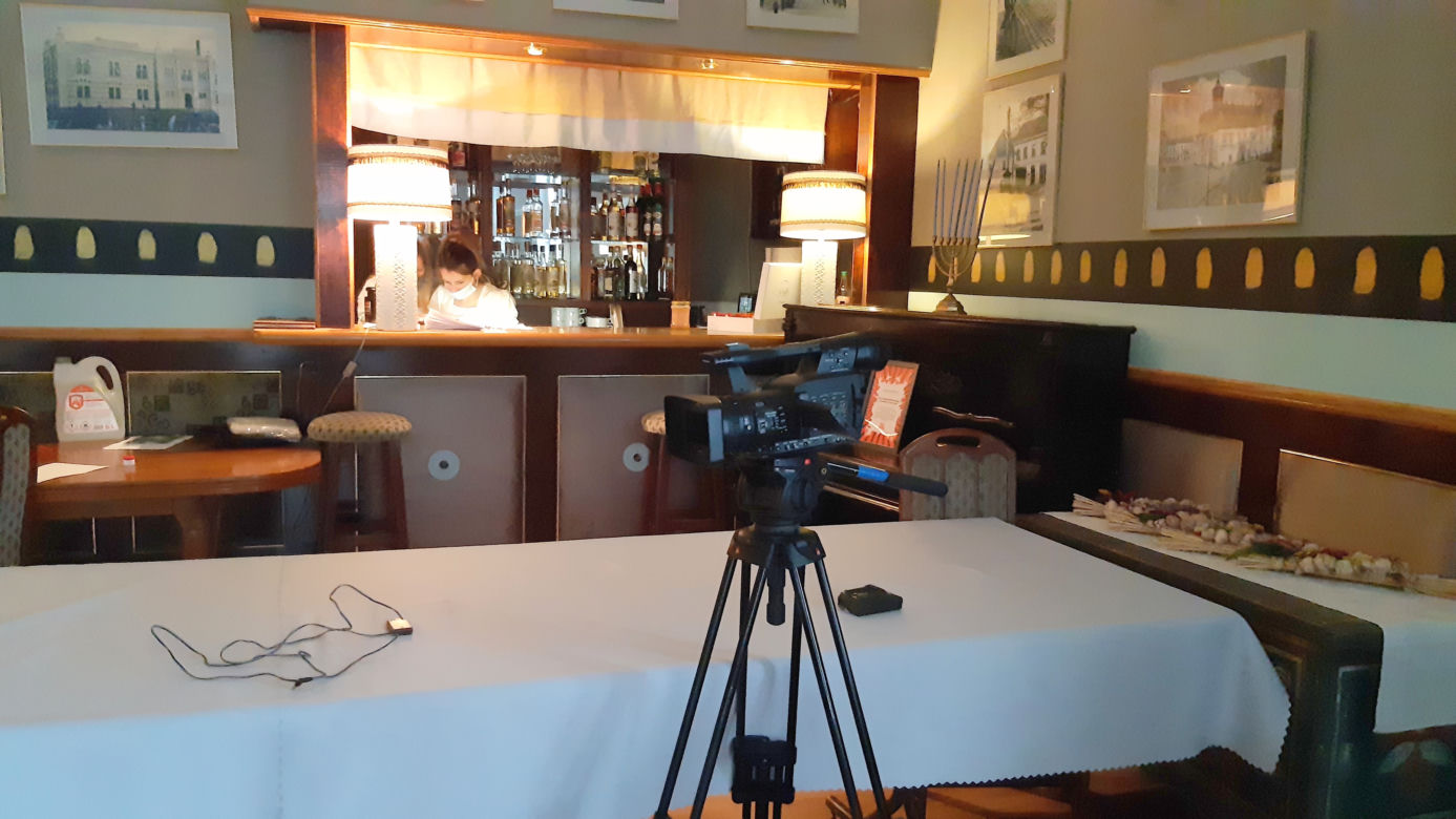 Restauracja zamieniła się w studio telewizyjne