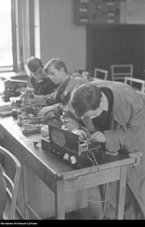 QUIZ PRL. Pałac Kultury i Nauki w Warszawie. Zmierz się z historią dziarskiego 70-latka? 