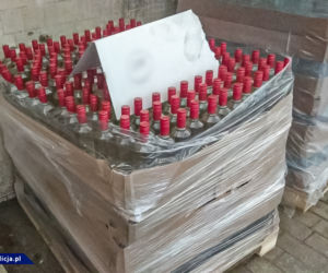 Wielka akcja CBŚP w Łodzi! Funkcjonariusze weszli do nielegalnej rozlewni alkoholu. Oto, co tam zastali!